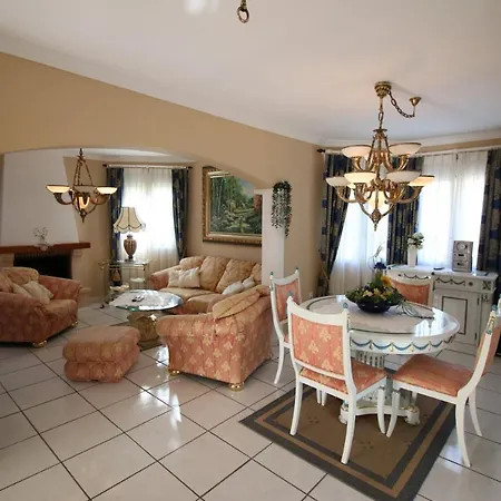 Villa La Giralda Bo